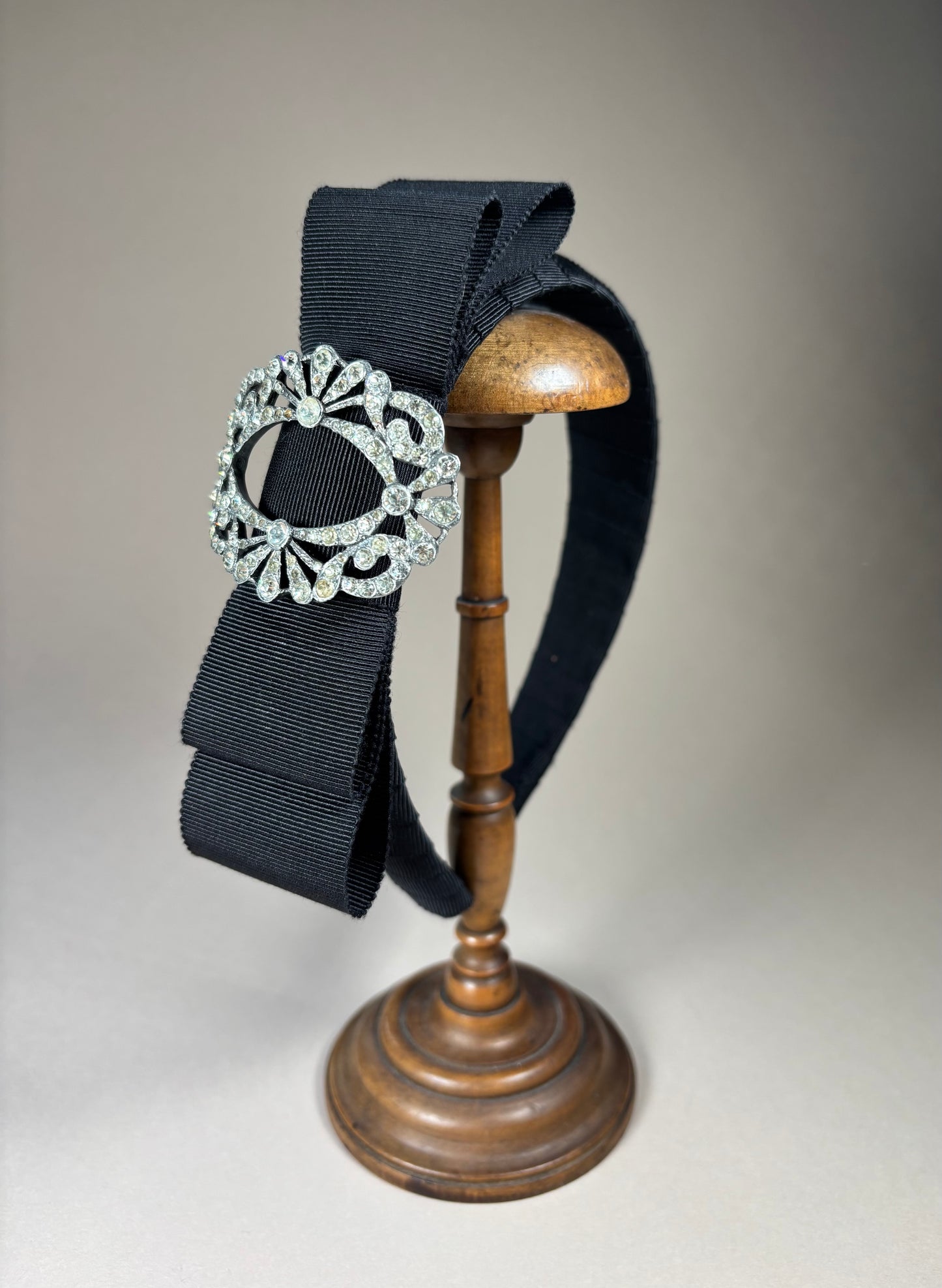 Timeless sparkle in black