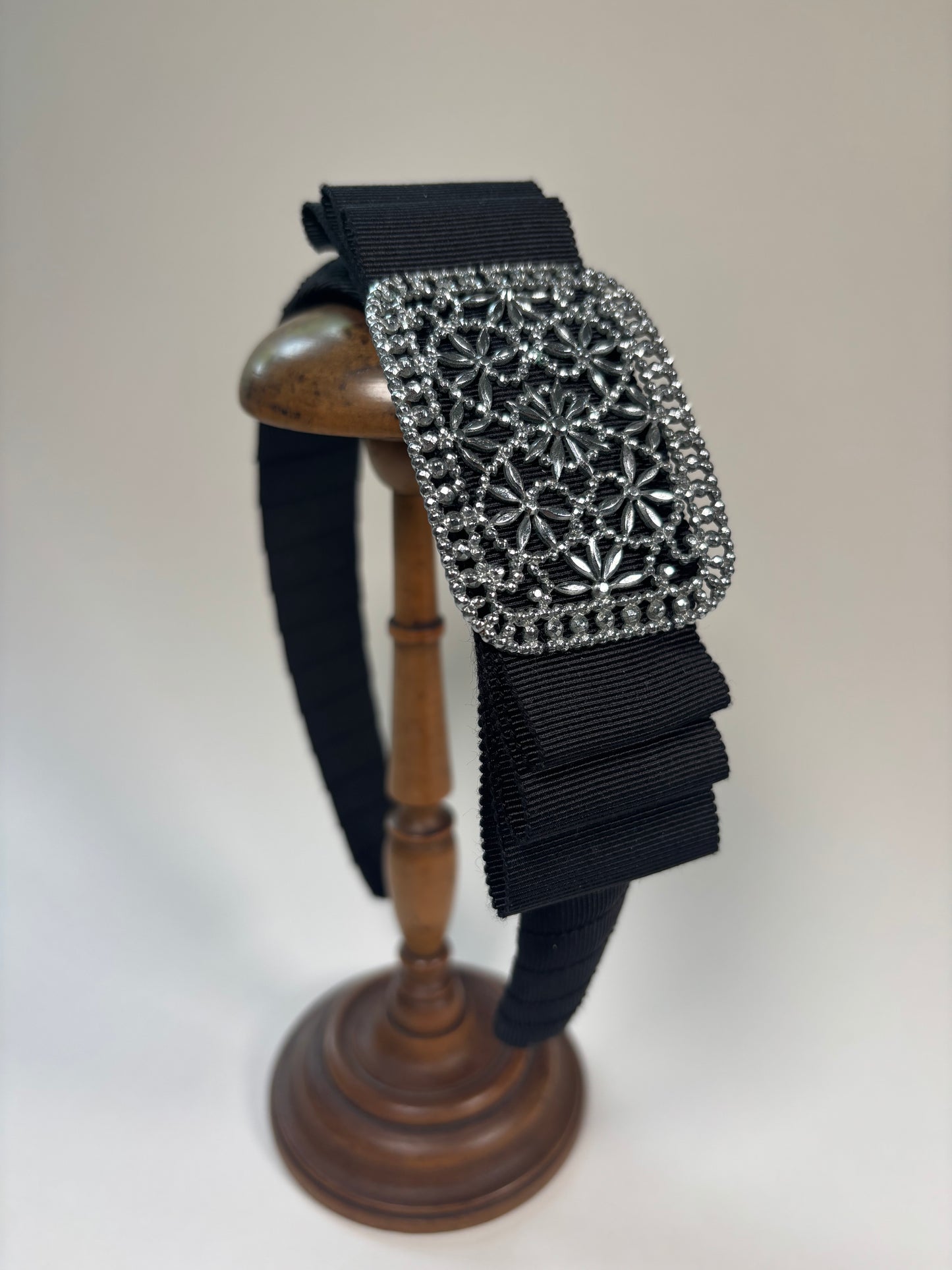 Timeless sparkle in black