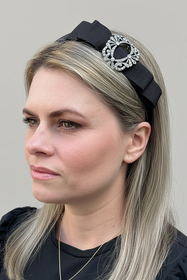 Timeless sparkle in black