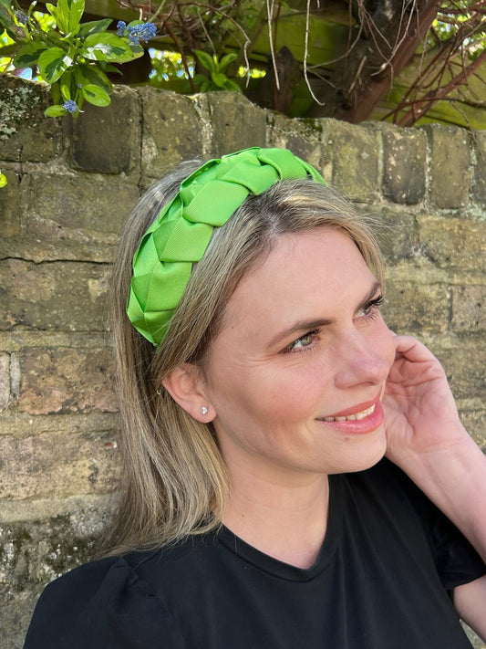 Mary in light green