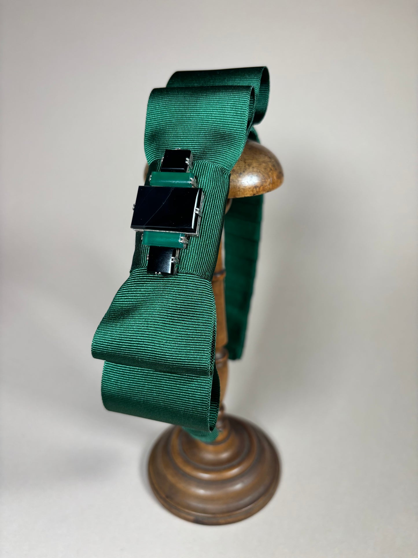 Statement piece in green with Art Deco detail